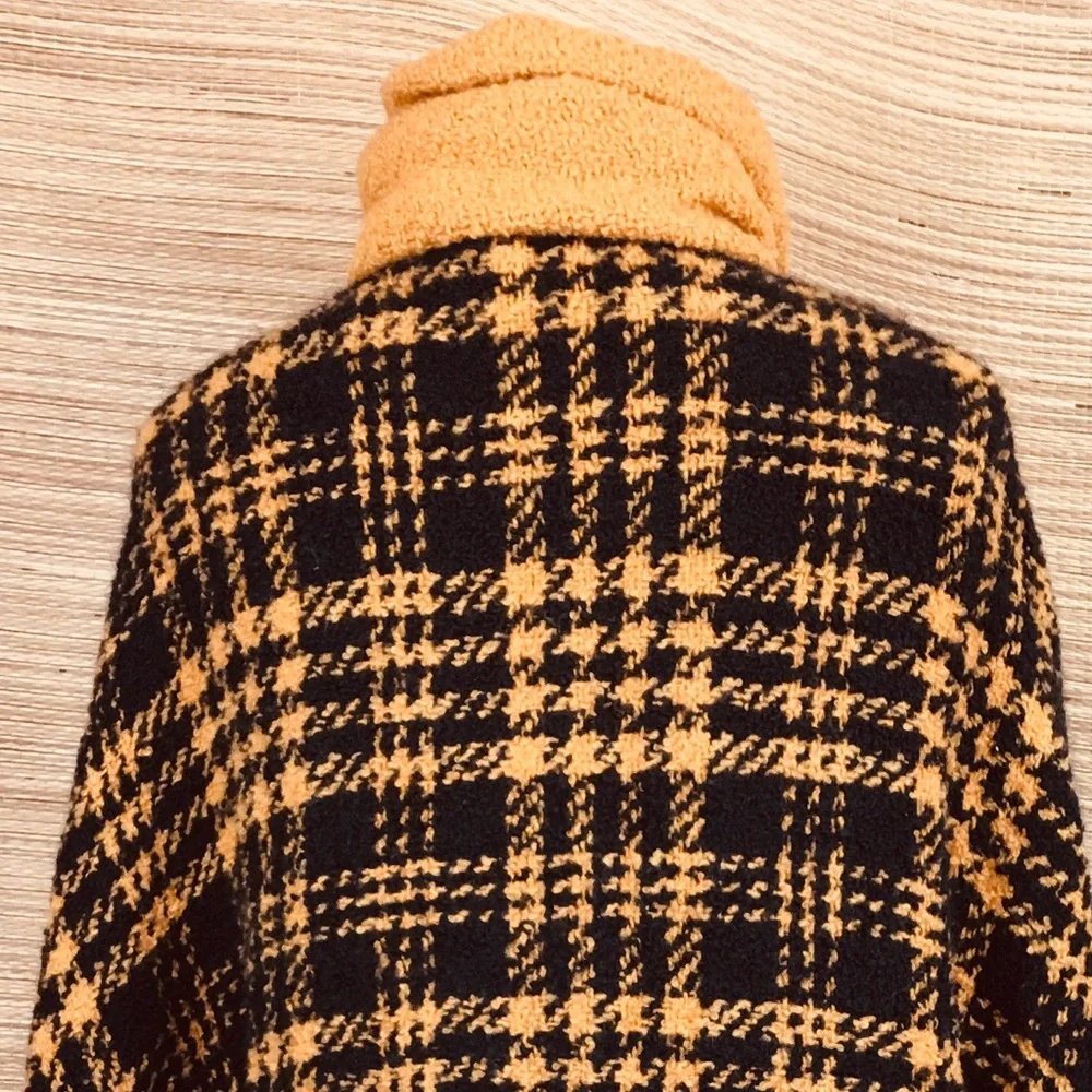 Boyne Waller Weavers Irish Wool Plaided Poncho Wrap In Black / Yellow – One Size - Picture 6 of 11